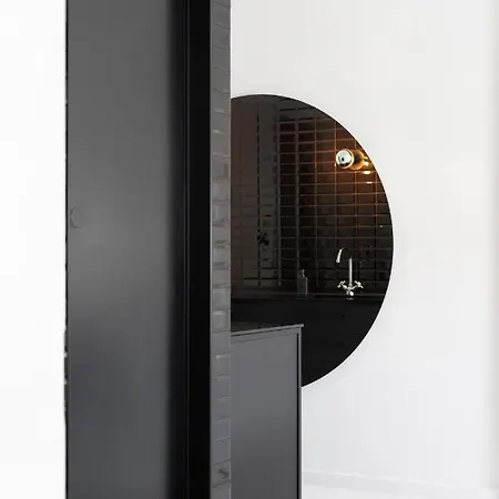 Apartment Trilogy Black