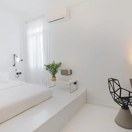 Trilogy Black Apartment *