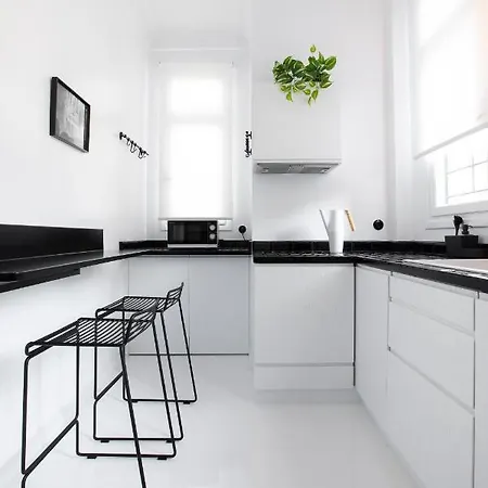 Apartamento Trilogy Black